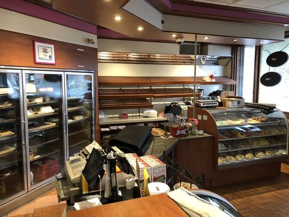 Traub's Bakery: 1020 Lincoln Avenue, Prospect Park, PA 19076